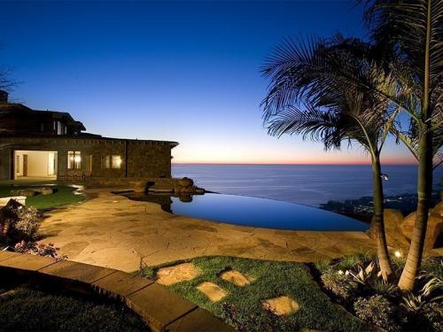 thedreamhouse: Infinity pool in Lauren Conrad's Laguna Beach House.