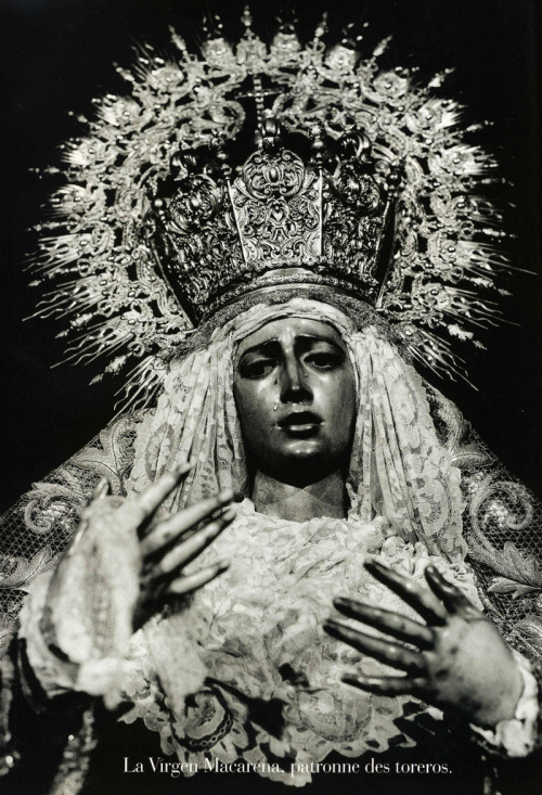 &#8220;Séville en Mantille&#8221; Vogue Paris, November 1995&#160;photographer: Mario Testino La Virgen Macarena, patronne des toreros black and white, Virgin Mary, statue, elaborate crown, eerie, holy, religious Thank you, Dopps! I&#8217;ve seen this image all over the place, but you&#8217;re the first person with any information on it. fashion_screen: Vogue Paris november 1995 Chandra North b // thedoppelganger