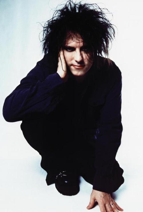 not-applicable:  HAPPY BIRTHDAY ROBERT SMITH! WE <3 YOU!