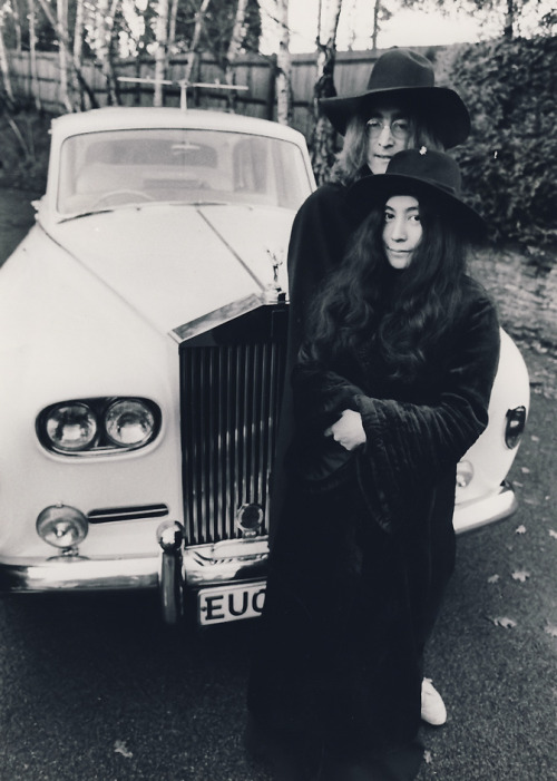 1969 John Lennon Yoko Ono's Rolls Royce Phantom via eBayfr 