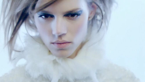 mcqueenadillo: Freja Beha Erichsen in the Chanel Fall Winter 2010 Details video