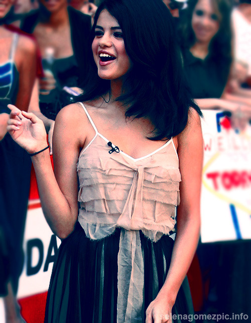 Tagged: #Selena Gomez #Long Hair