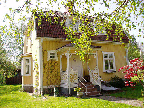 gardenofsimple:

girlyme:

My Swedish house, Mullhyttan, Närke 2007 (by akvinby7)


