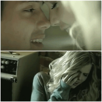 acceptinglimits:

brittneyallison:

I was a dreamer before you went and let me down. 

FAVORITE MUSIC VIDEO
