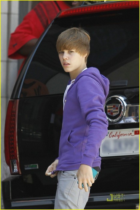 justin bieber in purple hoodie. INDOBIEBERNESIA, Justin