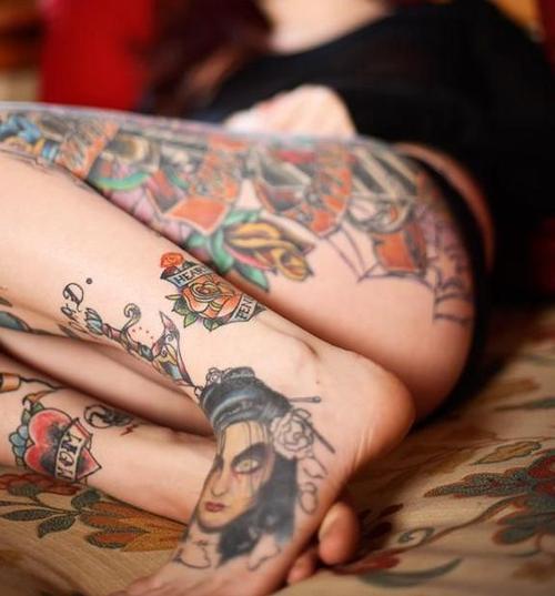 tattooed girls. Love tattooed girls.