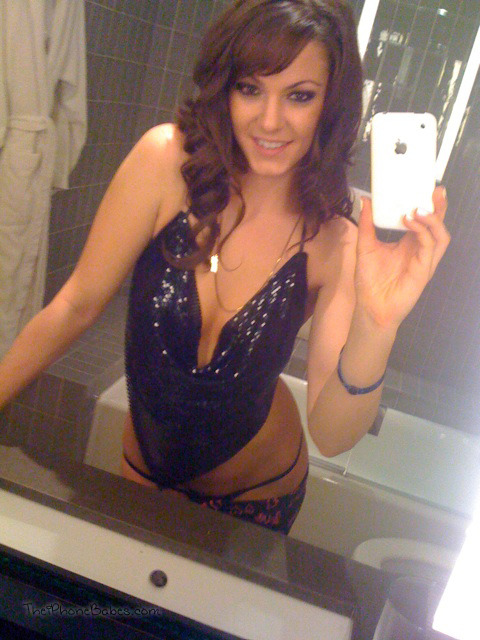 pikks sexy little outfit selfshot