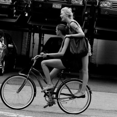 
A vida é como andar de bicicleta. Para manter seu equilíbrio, você deve se manter em movimento.
