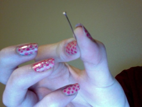 The pin I used for this simple but C-U-T-E dotting trick :D