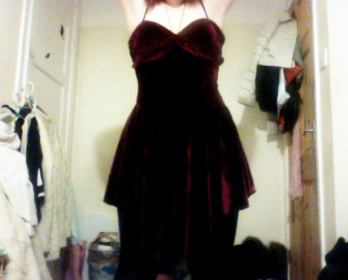 thunderhearts:  I made this dress today without a tape measure/sewing machine/dress pattern. I’m quite proud of it. It looks a lot better in person. what do you guys think?  I. LOVE. IT.