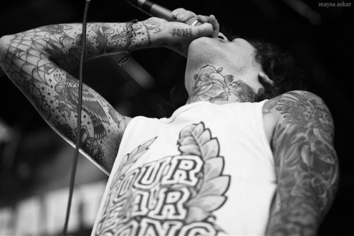 #oli sykes #oliver sykes #bmth #bring me the horizon #live show #neck tattoo 