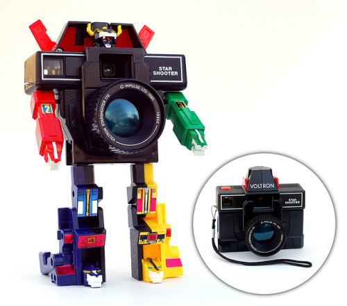 Toy SLR Camera That Transforms Into Voltron