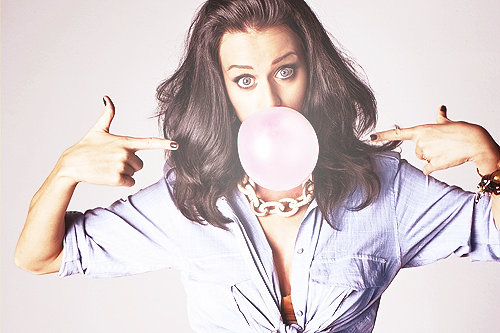 gabrielcezar: Eu Nunca fui UMA santa.  Eu sou hum SER HUMANO e eu apronto vezes como.  (Katy Perry)
