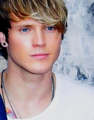 Tagged with mcfly dougie poynter Source poyntermaman