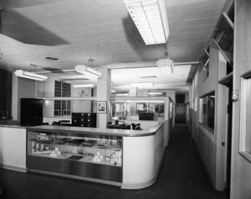 Office Interior, Tulsa, Oklahoma Streamline interior. Still an office, even has proto-cubicles, but the desk/display is nice and so are the ceiling lamps. Source: Beryl Ford Collection /  Rotary Club of Tulsa, Tulsa City-County Library and Tulsa Historical Society From the archive: Interior view of Burroughs Office and Data Processing Supplies. About These Tulsa Photos With the number of pics I&#8217;m going to be posting from this  archive,  you might be thinking &#8220;Wait, is this the Deco TULSA blog?&#8221; The  answer is  no, it&#8217;s not, but with Tulsa having been such a hotbed of  Deco &amp;  Streamline and this archive being SO incredible, I can&#8217;t  help but want  to share. In fact I have never even BEEN to Tulsa but  simply know it  from all the photos I&#8217;ve seen. I know it ever better  now, having gone  through over 10,000 of this archive&#8217;s 22,000 photo   collection. (Yes, I can be quite single-minded.) Tulsa went from   being a frontier town to being  a boom town, fed by the oil industry in   the 1920s and 1930s. Seeing the transformation in pictures is pretty   amazing. These Deco pictures capture Tulsa pretty much at its peak. Credit: &#8220;You are free to distribute this photo provided the  content  is left unchanged. Photo credit should be given to the Beryl Ford Collection/Rotary   Club of Tulsa, Tulsa City-County Library and Tulsa Historical  Society.&#8221;  Further: &#8220;Preservation and archiving of this significant  Tulsa treasure  of photographs and artifacts was made possible through  the Tulsa  City-County Library and the Tulsa Historical Society, and the  generosity  of Tulsa World/Lorton Family, Chester Cadieux, the Rotary  Club of  Tulsa, and many other community-minded corporations,  institutions, and  individuals.&#8221;