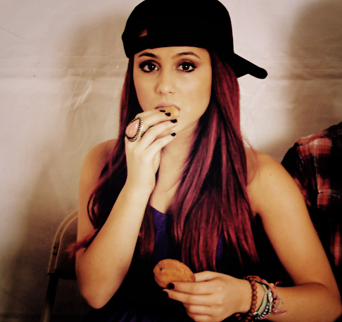 ariana grande cookies O personal picture 