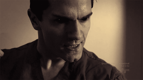 My new obsession Being Human on Syfy Sam Witwer is Gorgeous And plays