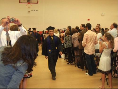 Awww&#8230; Carlos graduating&#8230; :D