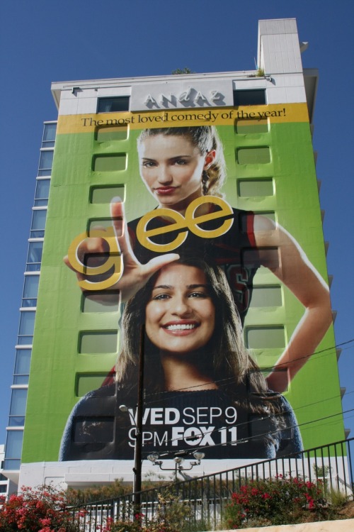 boomboombooom:  inamidnighttalk:  gleegron:  listentreasuretrail:  code-newyork:  khaleidoscopes:  Faberry architecture XD  Building sized Faberry/Achele. Is this real life?  I WANT MY HOUSE TO LOOK LIKE THIS!!!!!!!!!!!!!!!!!!!!!!!!!!!!!!!!!!!!!  love  can i live here   omg amazing! I miss s1 posters &lt;333   OMG! Once I had a dream and in it THIS was the look out of my window!!