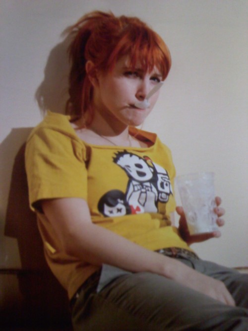 how old is hayley williams 2011. hayley williams paramore 2011.