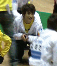 /reblogging my own gif because i can + i want bouncy siwan on my dash 8D ♥