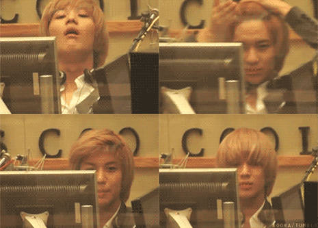 shineetown:

( gif )lol Our maknae so cute and naughty
(cant stay in a seat longer without him moving) :D
