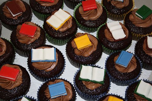 carolinenewmen:  Book cupcakes :)   Word Cupcakes! hehehe.