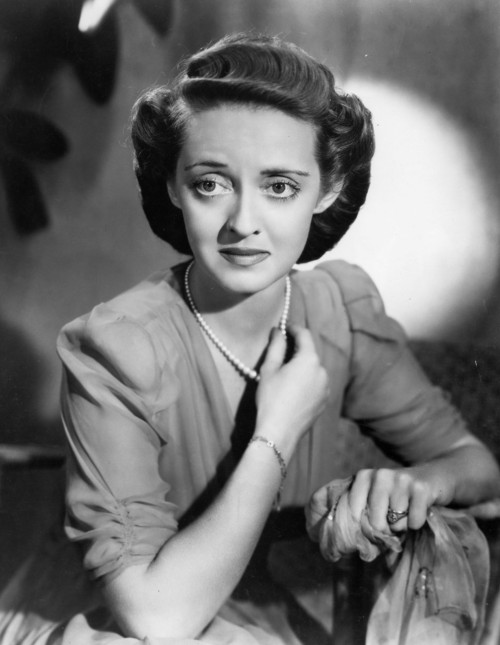 Bette Davis for The Letter 1940 posted 1 year ago via stardustmelody 
