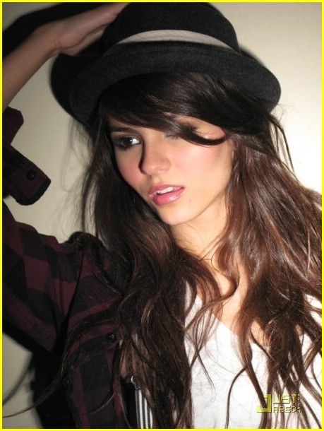 Tagged as actress brunette photo shoot victoria justice submission