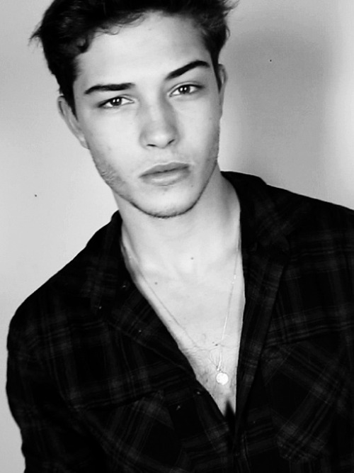 scarletsnow:  fordmodels:  Speaking with Francisco Lachowski / Ford Men (Video still: Damien Neva)  srsly one of my fave fran expressions &lt;3 
