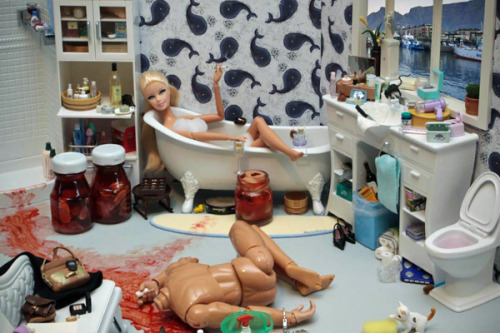 Amazing slideshow of Barbie going psycho killing Ken serving him to their 