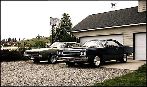 Esos si son autos 1968 Dodge Charger R T and Plymouth 440 Roadrunner 