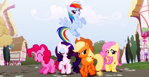 ALL OF THEM ARE MOVING EXCEPT APPLEJACK AND IT&#8217;S FREAKING ME OUT.