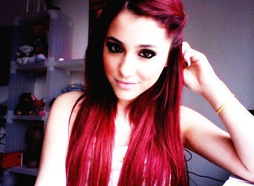 is an american actress yourself or miss Arianagrandehair