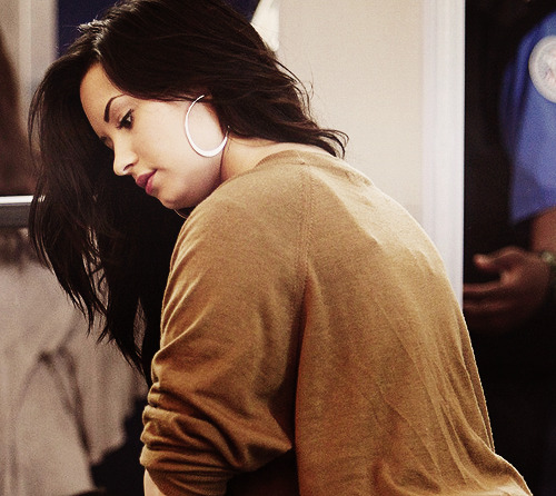
“Eu não posso criar muitas esperanças, porque todo olá termina com um adeus.”Demi Lovato
