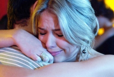 likeag-6:

Uma verdade: Quando estou chorando e alguém me abraça, eu choro ainda mais.
Com certeza.
