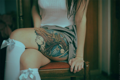 bow tattoo on thigh. #thigh tattoo #tattoo