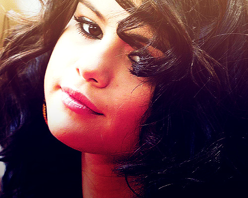 selena gomez leaked pictures 2011. hair selena gomez leaked pictures 2011. Leaked Photos Of Selena Gomez selena
