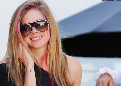 maravilhanaervilha:



As pessoas interpretam errado o que eu falo.

Avril Lavigne