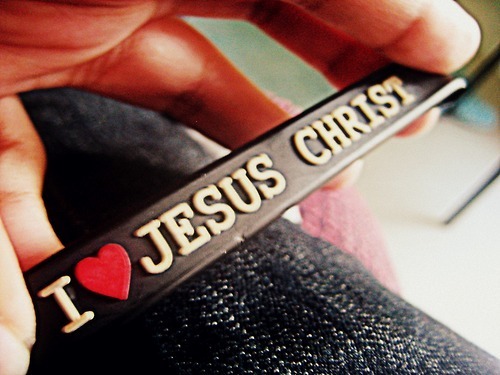 sweetlifeforlove:

Não há nada neste mundo que eu queira, que eu precise e que eu ame mais que Você, Jesus.
