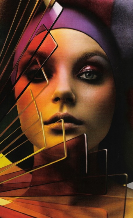 modelinia Vibrant delights with Jessica Stam Vogue Italy November 2005 