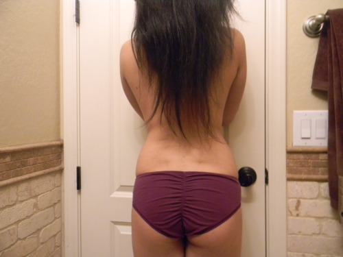 joannaerika:

did I mention I have lower back dimples as well?
