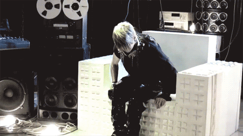 I can&#8217;t think anything but dirty thoughts while watching this gif. 