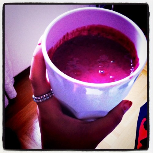 Mmmm.. Blueberry-smoothie (Taken with instagram)