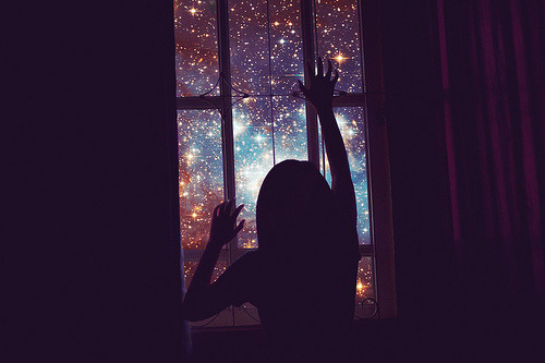 Me pego toda hora querendo te ver, olhando para as estrelas, pensando em você.
Alcione
