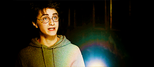 
Harry: os senhores Moony, Rabicho, Almofadinhas e Pontas oferecer seus cumprimentos ao Professor Snape e solicitar que ele mantenha seu nariz anormalmente grande fora do negócio de outras pessoas.
