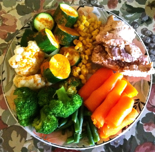 Another dinner idea! 
I got home from work and was absolutely STARVING!! And this really filled me up!
Canned salmon (it&#8217;s really yummy, trust me!)
Lightly steamed zucchini sprinkled with tumeric 
Steamed cauliflower
Steamed broccoli
Frozen corn kernels (blanched in boiling water)
Steamed carrots
