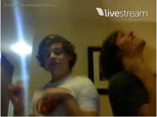 lourrylovefanfics:  onedirectionloveliesx:  The Larry Stylinson chicken dance, ladies and gents &lt;3   I watch this twitcam whenever I need cheering up &lt;3 