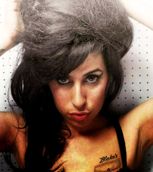 fashioncensored:  Happy birthday Amy; R.I.P  ♥  14th September 1983. She&#8217;d have turned 28 today.