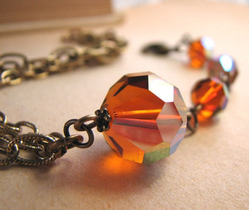 chicbychoice:

This is a beautiful bracelet with vintage Swarovski crystals. Perfect for fall/autumn!
